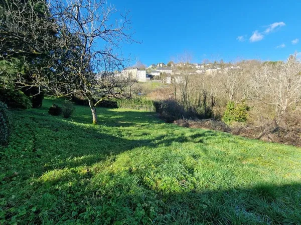 DONZENAC Terrain constructible