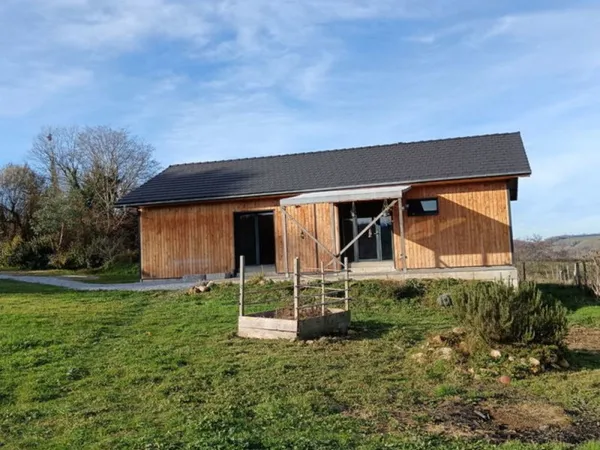 Maison en bois a Cardesse