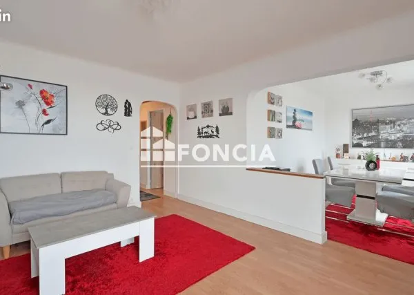 Nîmes - Appartement T3 entièrement rénové - 75 m²