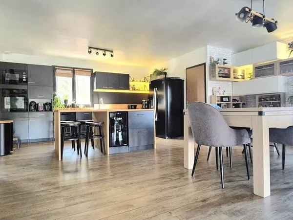 Maison 7 pièces 191 m²