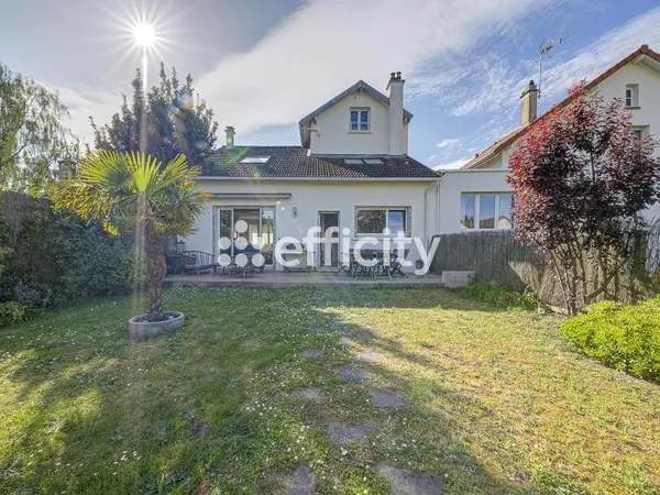 Maison 7 pièces 354 m²