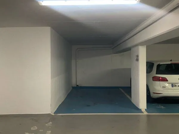 Parking 12 m²