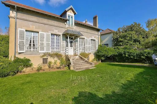 Maison 7 pièces 210 m²