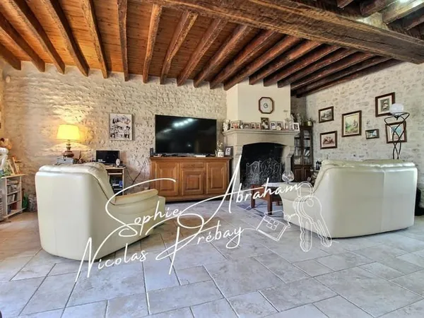 Charme de la pierre & rénovation de qualité ? Maison familiale proche de Toury