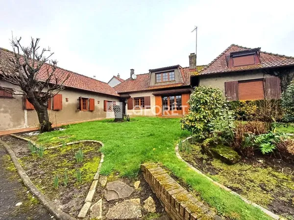 Maison de 135.84 m² avec garages