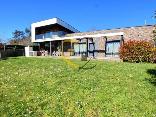 Maison à Saint-Eloy-de-Gy