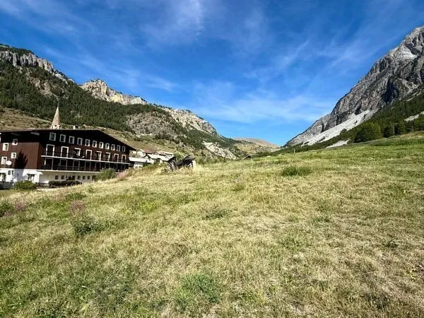 Terrain constructible à Cervières