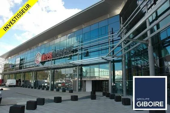 Local commercial 721 m²