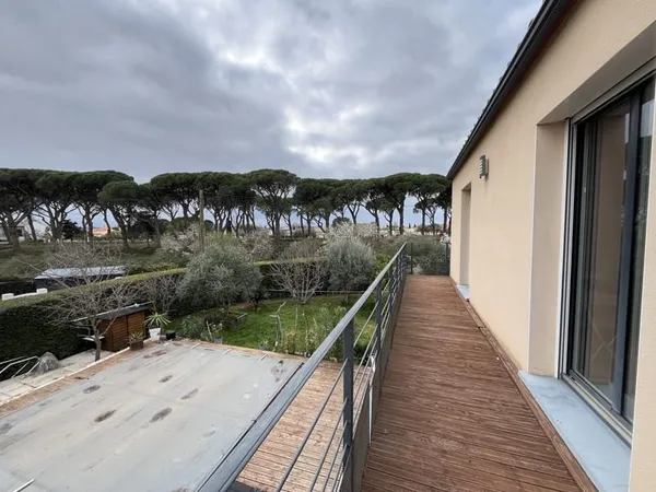 Villa TERRAIN, PISCINE, GARAGE