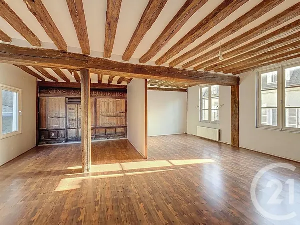 Bâtiment 370 m²