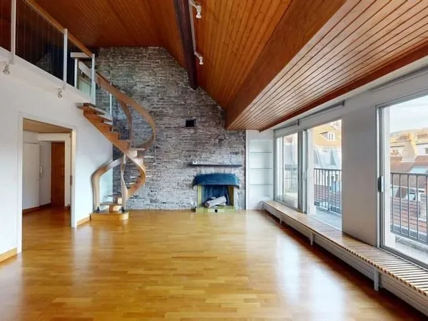 Appartement duplex de 175 m2 avec 5 chambres, balcon et stationn
