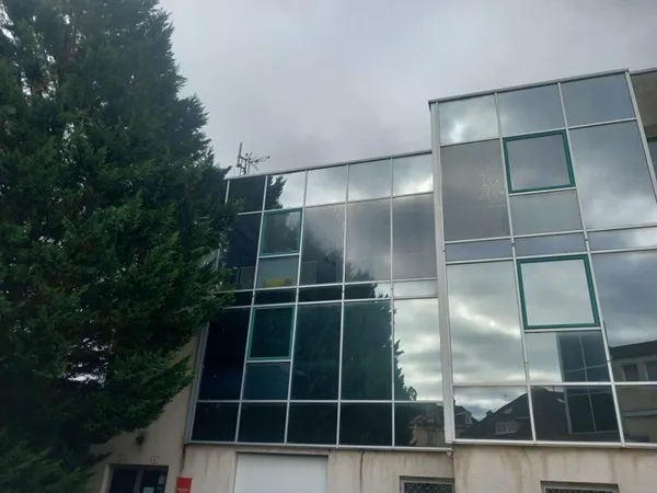 Bureaux 9 pièces 416 m²