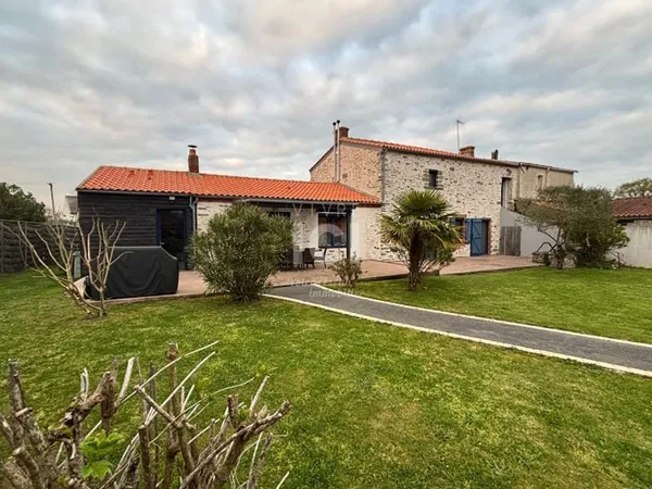 Maison 10 pièces 311 m²