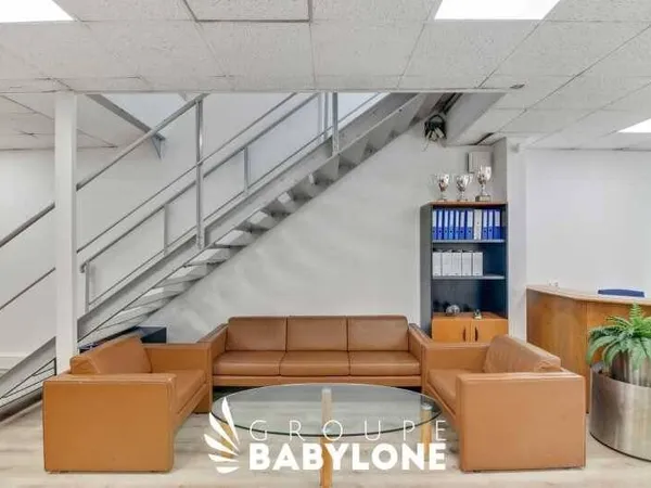 Local 717 m²