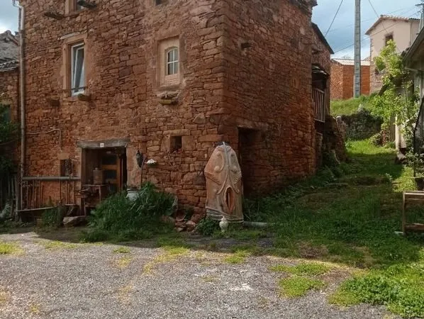 Maison ancienne atypique à restaurer