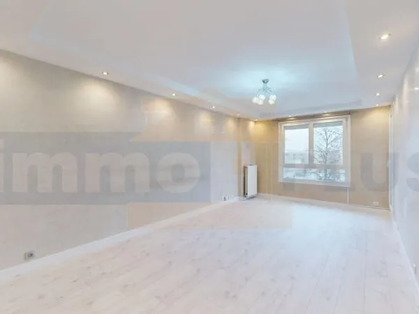 Appartement Plaisir 3 pièces 71 m2 + 1 garage en sous-sol