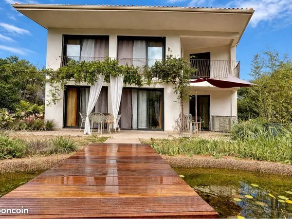 🌿✨ Villa bioclimatique d'exception avec piscine naturelle - là où le confort rencontre la nature ✨🌿