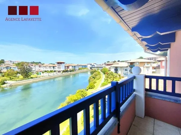 CIBOURE SOCOA - TERRASSES - ASCENSEUR - PISCINE - GARAGE & PARKI