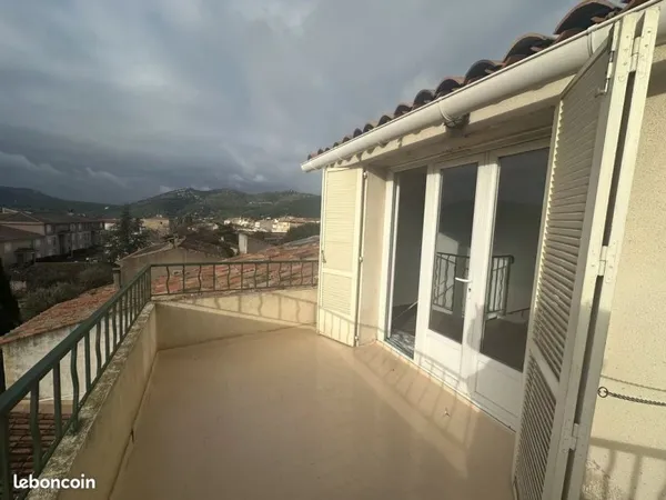 Belle maison de village en pierres T3/4