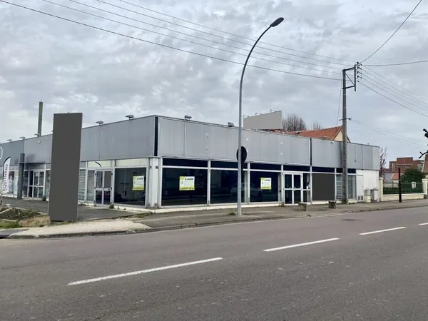 Local commercial avec forte visibilité