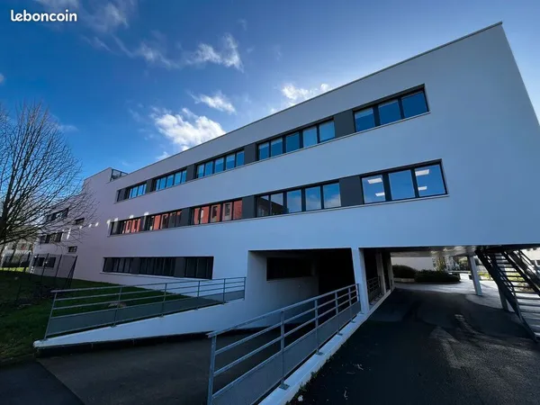 Bureaux 265 m² SAINT GREGOIRE