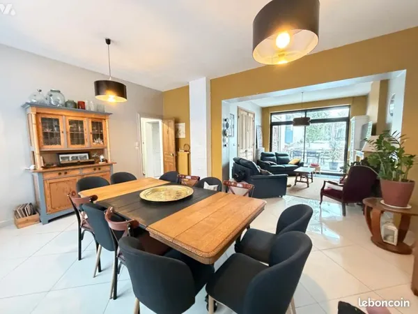 Maison de caractère rénovée . 6 pièces . 180m²