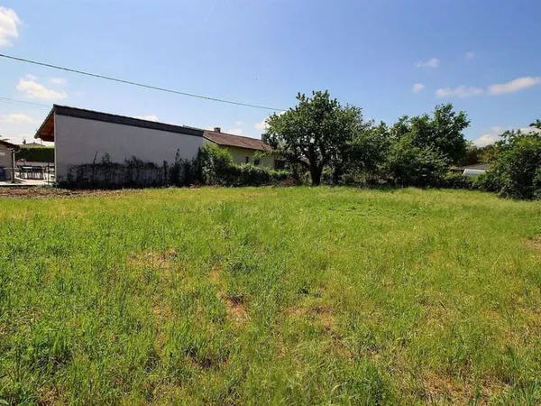 Terrain constructible 1184 m²