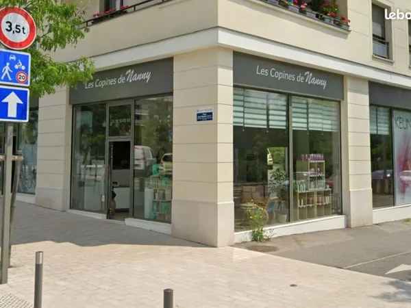 Local commercial 84 m² ST CYR L'ECOLE
