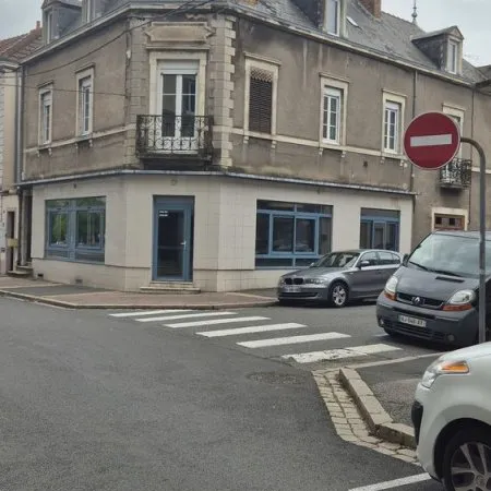 Immeuble à saisir 330 m² Local pro + appartements -104900€