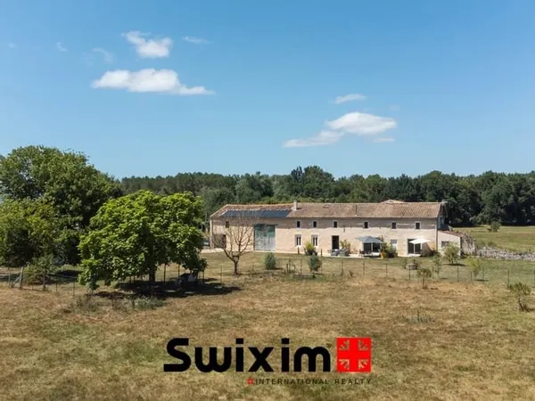 Propriété de caractère 263m² - 7 pièces à Saint-Laurent-Médoc