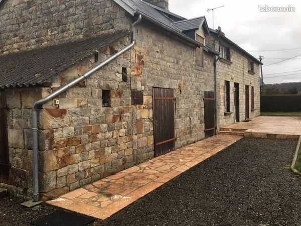 140.000 net vendeur. Maison en pierres de taille - St Georges de Rouelley (sud Manche)