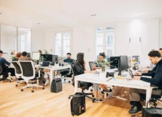 Bureau et espace de travail Location Paris  70m² 5000€