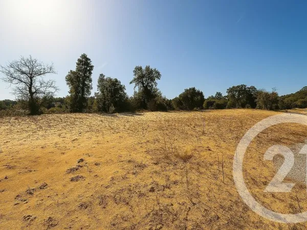 Terrain 627 m²