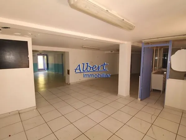 Local 219 m²
