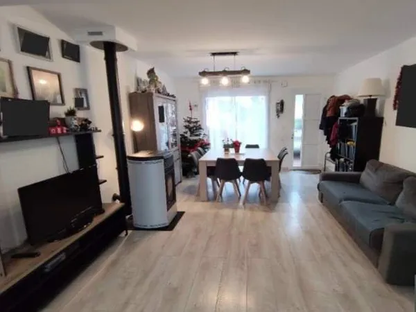 Maison de 97m2 à louer sur Cerisé