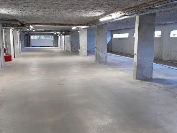 Parkings couverts sécurisés