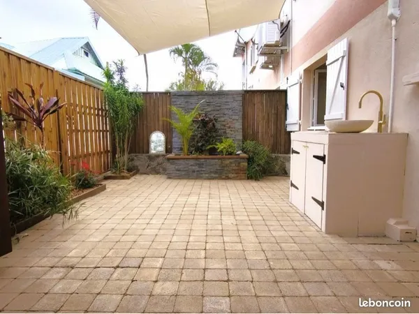 F3 l'ermitage St Gilles les bains état neuf