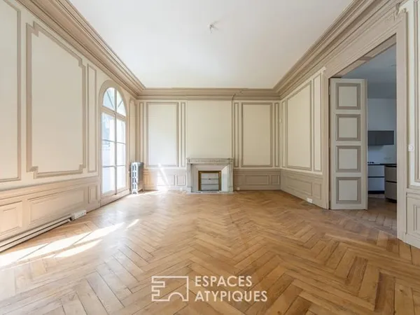 Hotel particulier d'exception avec cour et stationnement