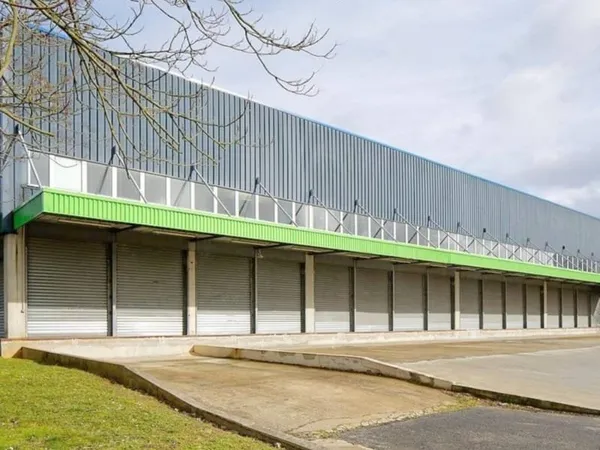 Entrepôt 1159 m²