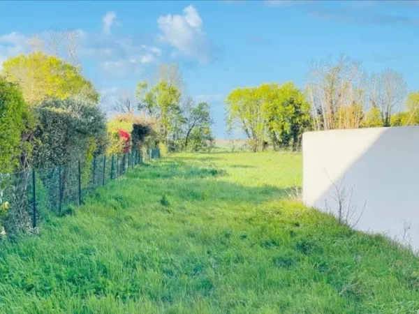Terrain 600 m²
