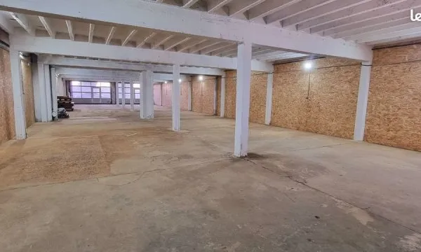 340 m² au sol disponible à Longvic idéal Entrepôt / Stockage / Atelier / Bureaux...