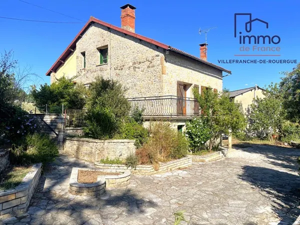 Maison 126 m2 + dépendances sur terrain de 8617m².