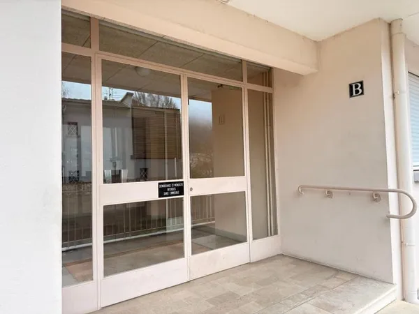 Appartement de 69 m2, 2 ch avec loggia, garage et cave