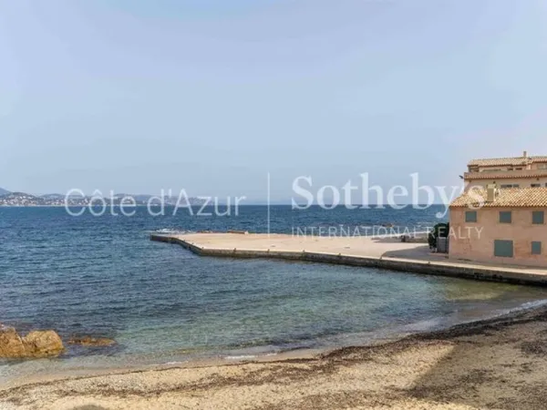 Saint-Tropez La Ponche maison de village 83 m2 remparts rénovée pied à terre centre historique