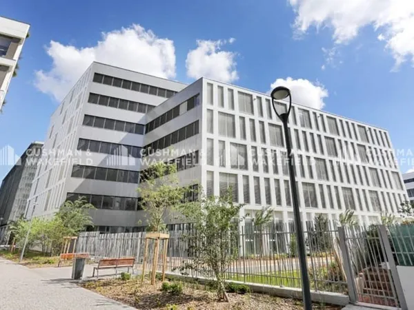 Bureau 3 pièces 331 m²