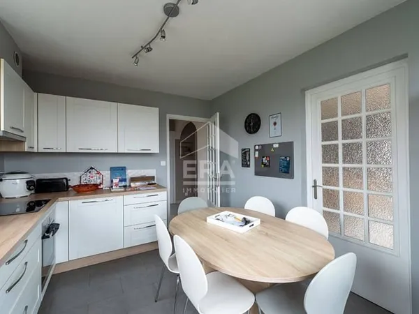 Maison 9 pièces 196 m²