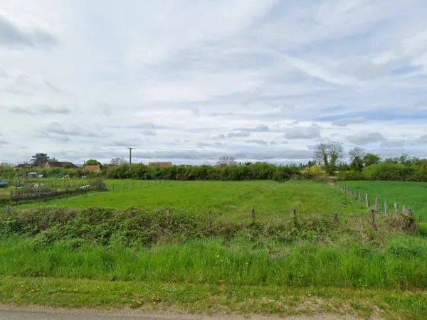 Terrain 1715 m²