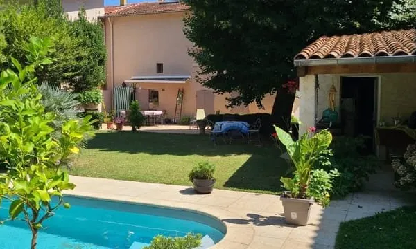 Maison rénovée avec charme de l'ancien