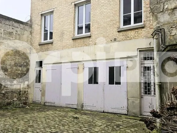 Local commercial 2 pièces 170 m²