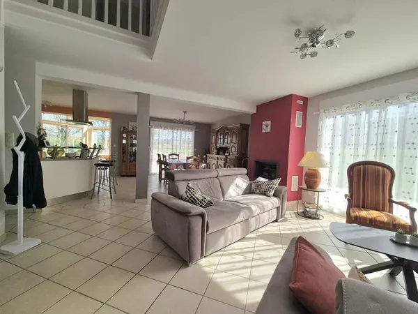 A 8 Km d'Evron Magnifique maison de 190 m² avec terrain de 3500
